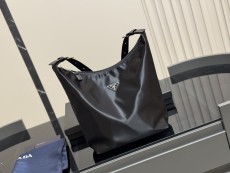 プラダバッグ PRADA 2025新作 ショッピングバッグ