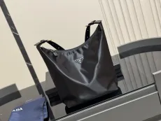 プラダバッグ PRADA 2025新作 ショッピングバッグ