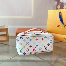 ルイヴィトンバッグ LOUIS VUITTON 2025新作 化粧ポーチ