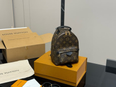 ルイヴィトンバッグ LOUIS VUITTON 2025新作 バックパック
