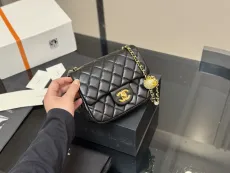 シャネルバッグ CHANEL 2025新作 フラップバッグ