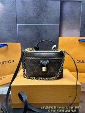 ルイヴィトンバッグ LOUIS VUITTON 2025新作 化粧ポーチ