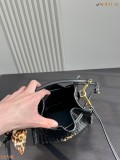 サンローランバッグ Yves Saint Laurent 2025新作 バケットバッグ