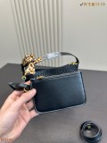 サンローランバッグ Yves Saint Laurent 2025新作 バケットバッグ