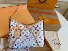 ルイヴィトンバッグ LOUIS VUITTON 2025新作 脇袋