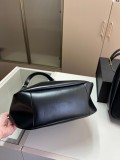 サンローランバッグ Yves Saint Laurent 2025新作 バケットバッグ
