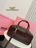 ミュウミュウバッグ Miu Miu 2025新作 ブリーフケース