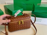 ボッテガヴェネタバッグ BOTTEGA VENETA 2025新作 化粧ポーチ