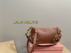 ミュウミュウバッグ Miu Miu 2025新作 脇袋