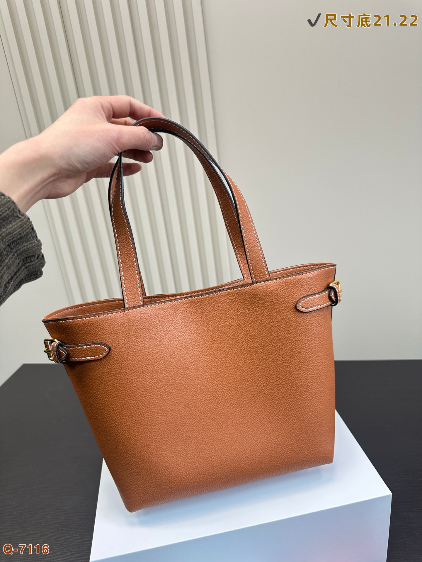 セリーヌバッグ CELINE 2025新作 トートバッグ