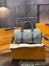 ルイヴィトンバッグ LOUIS VUITTON 2025新作 クロスボディバッグ