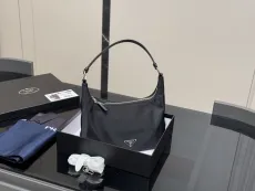 プラダバッグ PRADA 2025新作 ショルダーバッグ