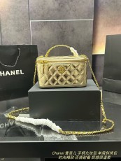 シャネルバッグ CHANEL 2025新作 化粧ポーチ