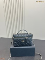 シャネルバッグ CHANEL 2025新作 化粧ポーチ