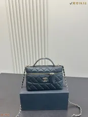 シャネルバッグ CHANEL 2025新作 化粧ポーチ