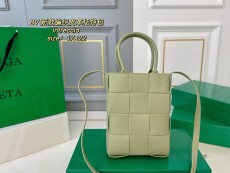 ボッテガヴェネタバッグ BOTTEGA VENETA 2025新作 トートバッグ