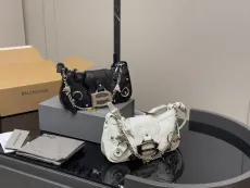 バレンシアガバッグ BALENCIAGA 2025新作 脇袋