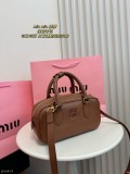ミュウミュウバッグ Miu Miu 2025新作 ブリーフケース