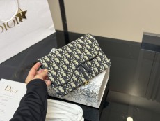 ディオールバッグ DIOR 2025新作 チェーンバッグ