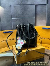 ルイヴィトンバッグ LOUIS VUITTON 2025新作 クロスボディバッグ