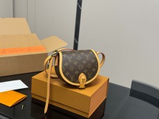 ルイヴィトンバッグ LOUIS VUITTON 2025新作 サドルバッグ