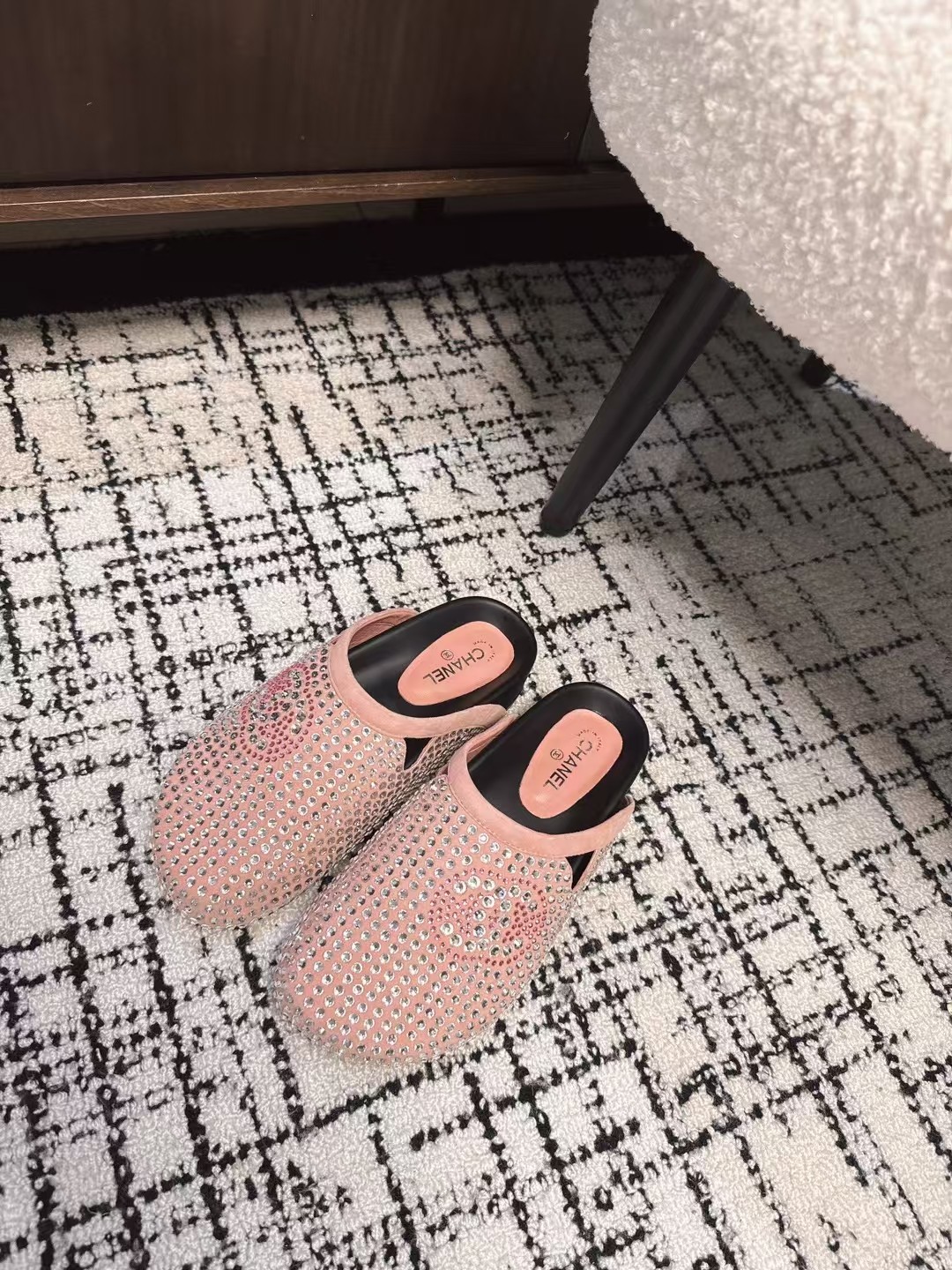 シャネル靴 CHANEL 2025新作 つま先が閉じたスリッパ