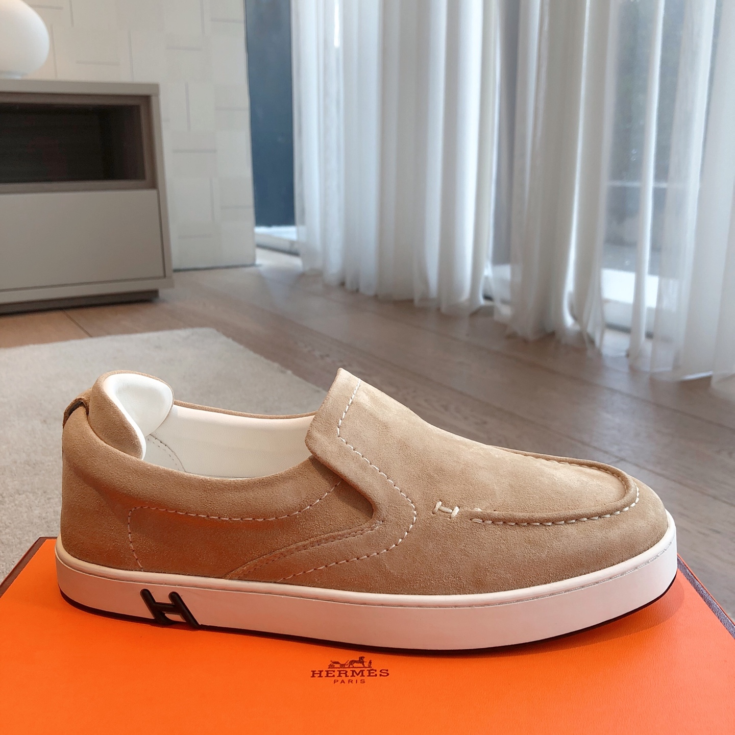エルメス靴 HERMES 2025新作 白い靴