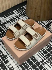 ミュウミュウ靴 Miu Miu 2025新作 プラットフォームサンダル