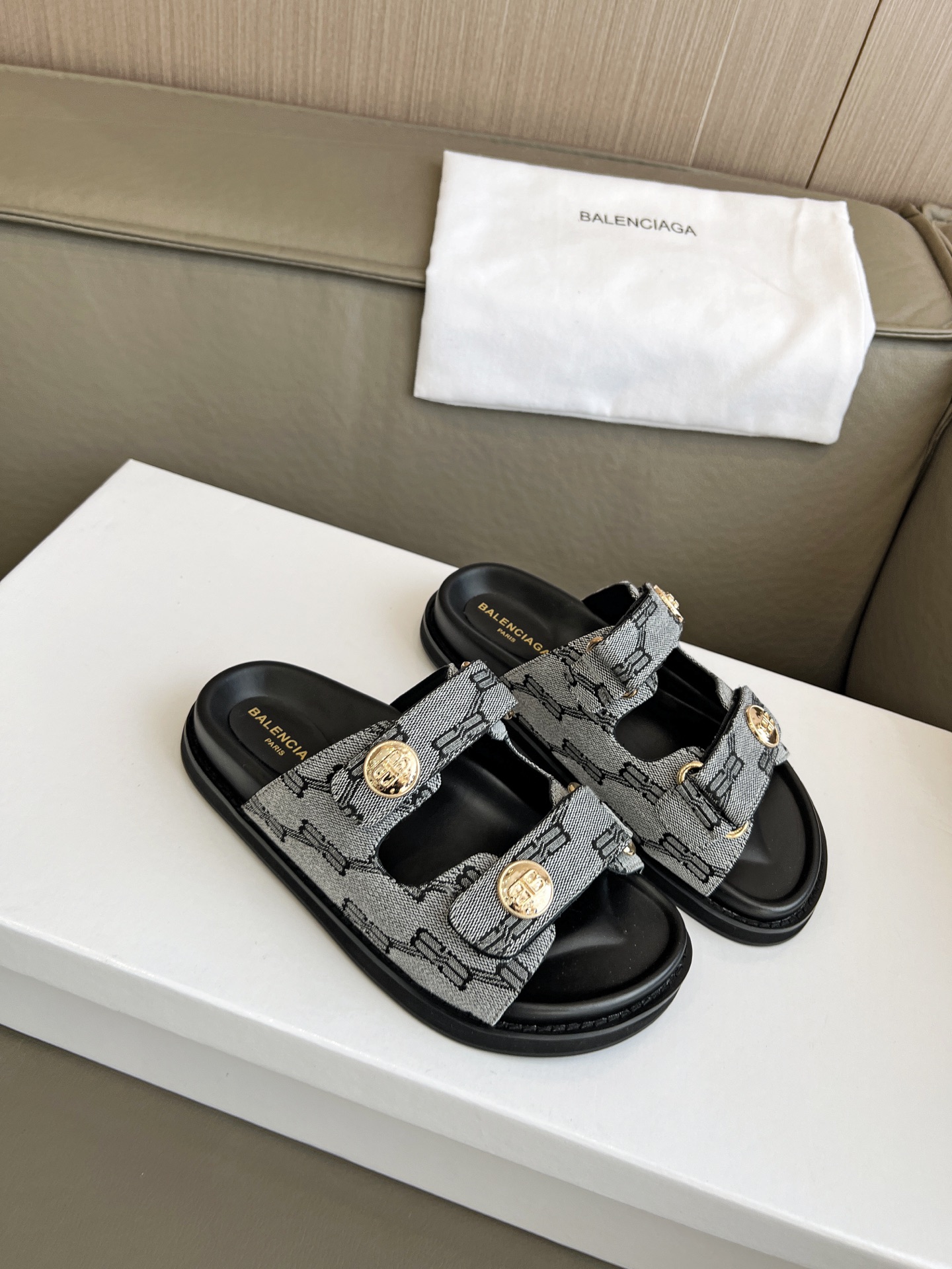 バレンシアガ靴 BALENCIAGA 2025新作 スリッパ