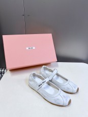 ミュウミュウ靴 Miu Miu 2025新作 スポーツシューズ