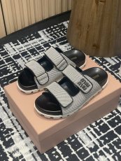 ミュウミュウ靴 Miu Miu 2025新作 プラットフォームサンダル