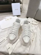 ディオール靴 DIOR 2025新作 厚底の白い靴