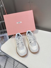 ミュウミュウ靴 Miu Miu 2025新作 カジュアルスポーツシューズ