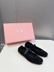 ミュウミュウ靴 Miu Miu 2025新作 スポーツシューズ