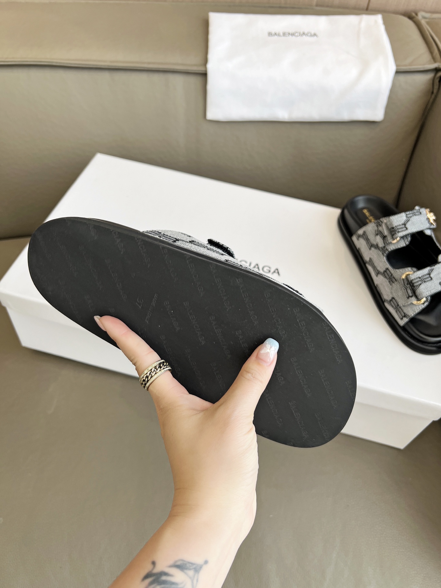 バレンシアガ靴 BALENCIAGA 2025新作 スリッパ