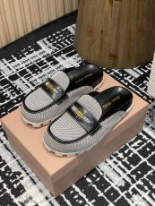 ミュウミュウ靴 Miu Miu 2025新作 ハーフスリッパ