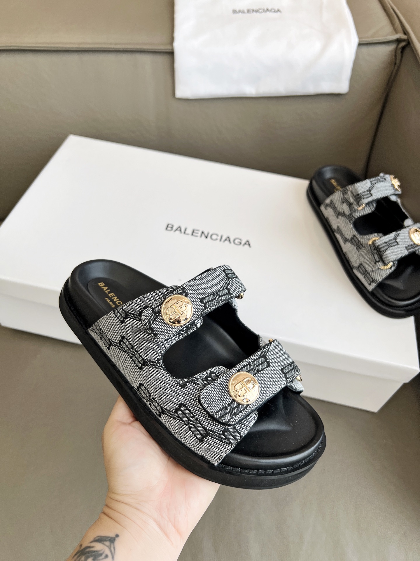 バレンシアガ靴 BALENCIAGA 2025新作 スリッパ