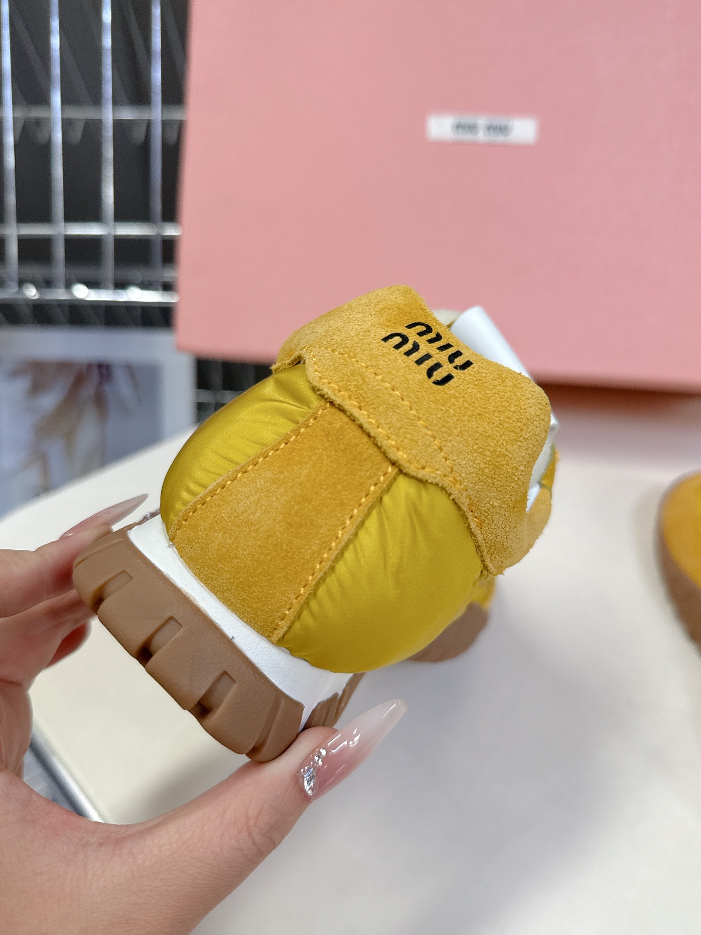 ミュウミュウ靴 Miu Miu 2025新作 カジュアルスポーツシューズ