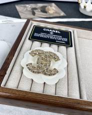 シャネルブローチ CHANEL 2025新作 ブローチ