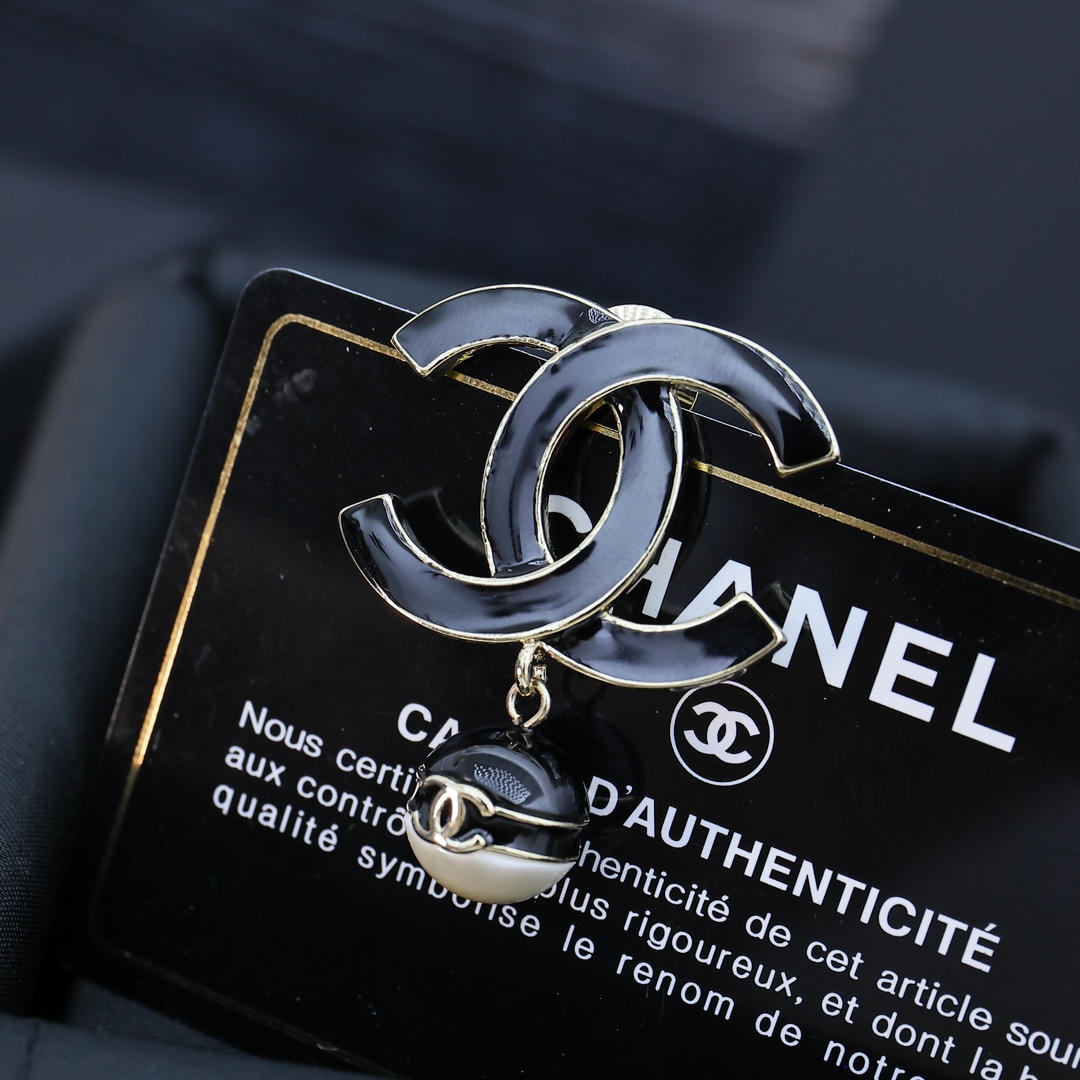 シャネルブローチ CHANEL 2025新作 ブローチ