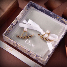 ディオールイヤリング DIOR 2025新作 イヤリング