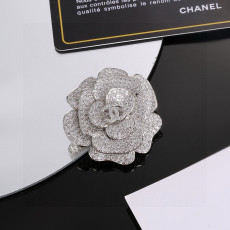 シャネルブローチ CHANEL 2025新作 ブローチ