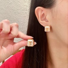 シャネルイヤリング CHANEL 2025新作 イヤリング