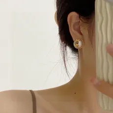 サンローランイヤリング Yves Saint Laurent 2025新作 イヤリング