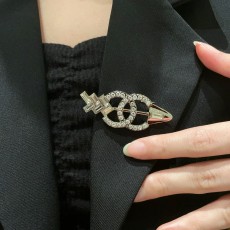 シャネルブローチ CHANEL 2025新作 ブローチ