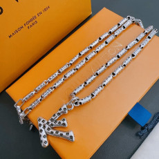ルイヴィトンネックレス LOUIS VUITTON 2025新作 ネックレス