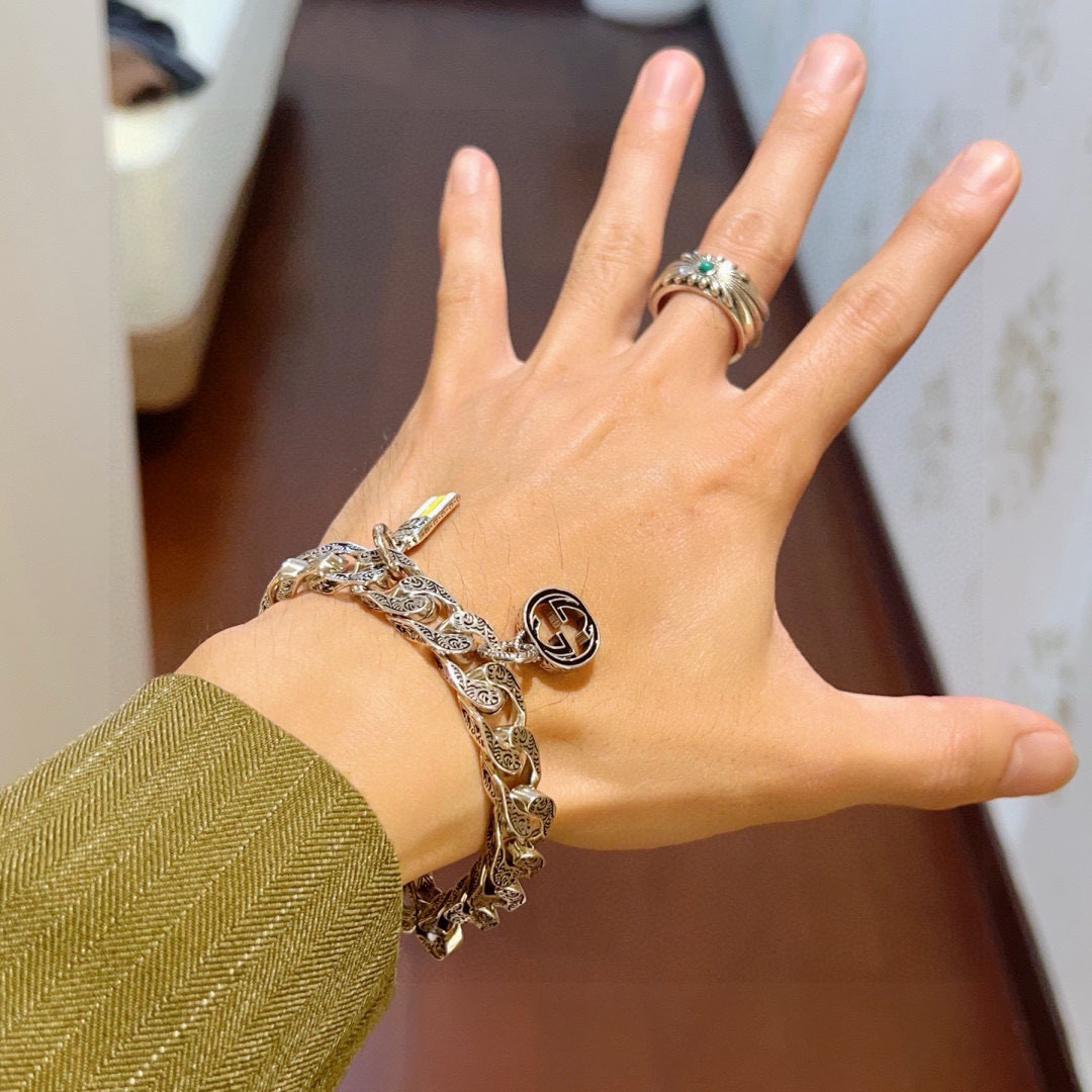 グッチブレスレット GUCCI 2025新作 ブレスレット