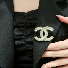 シャネルブローチ CHANEL 2025新作 ブローチ