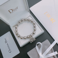 ディオールブレスレット DIOR 2025新作 ブレスレット