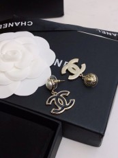 シャネルイヤリング CHANEL 2025新作 イヤリング